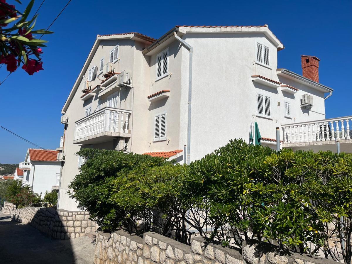 Apartments Vuksan Rab Town Exterior photo